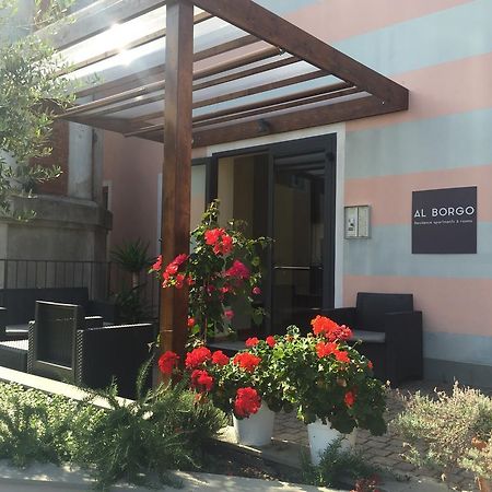 Al Borgo Aparthotel Sarzana Bagian luar foto