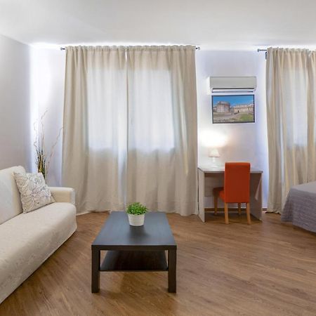Al Borgo Aparthotel Sarzana Bagian luar foto