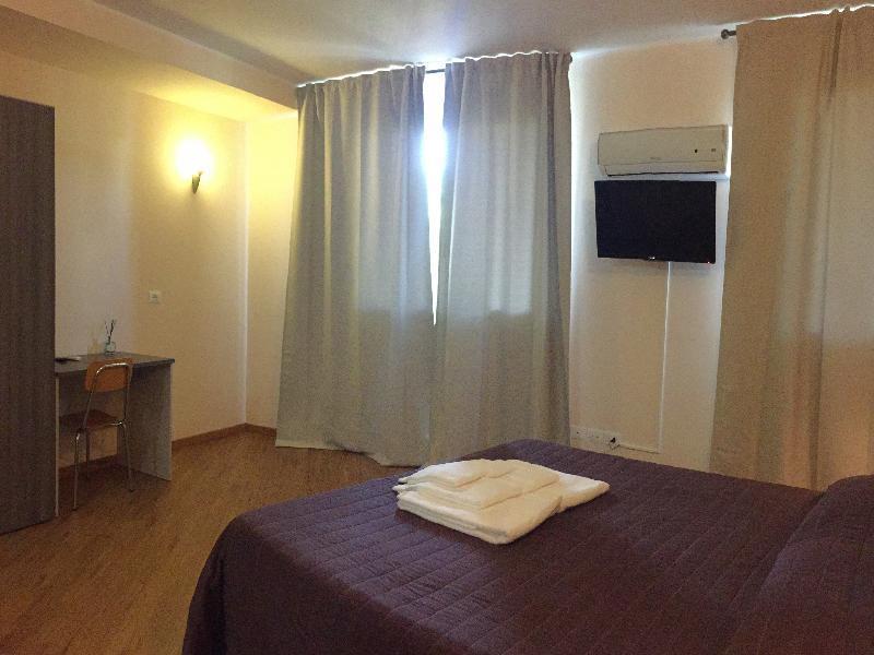 Al Borgo Aparthotel Sarzana Bagian luar foto