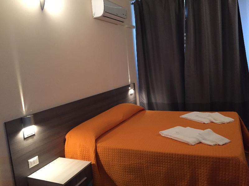 Al Borgo Aparthotel Sarzana Bagian luar foto