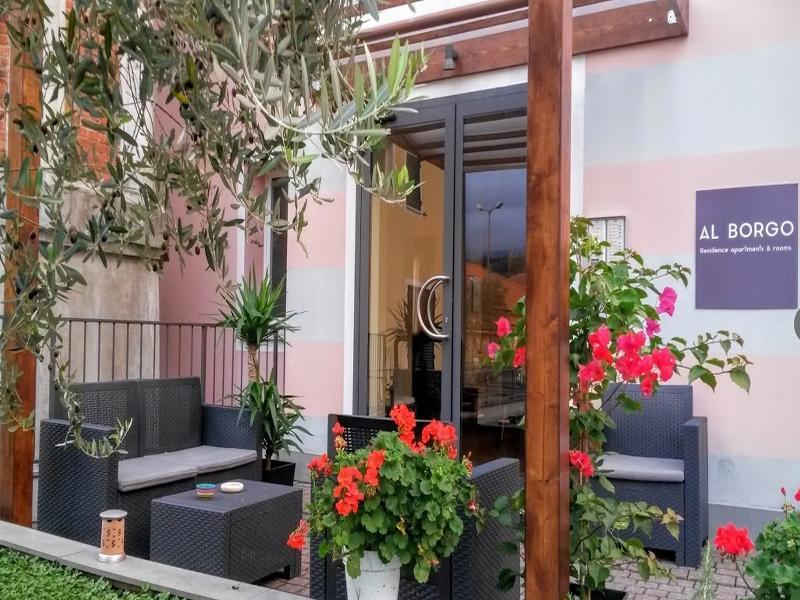 Al Borgo Aparthotel Sarzana Bagian luar foto