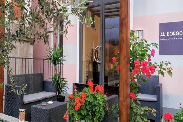 Al Borgo Aparthotel Sarzana Bagian luar foto