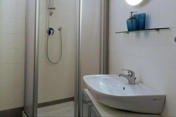 Al Borgo Aparthotel Sarzana Bagian luar foto