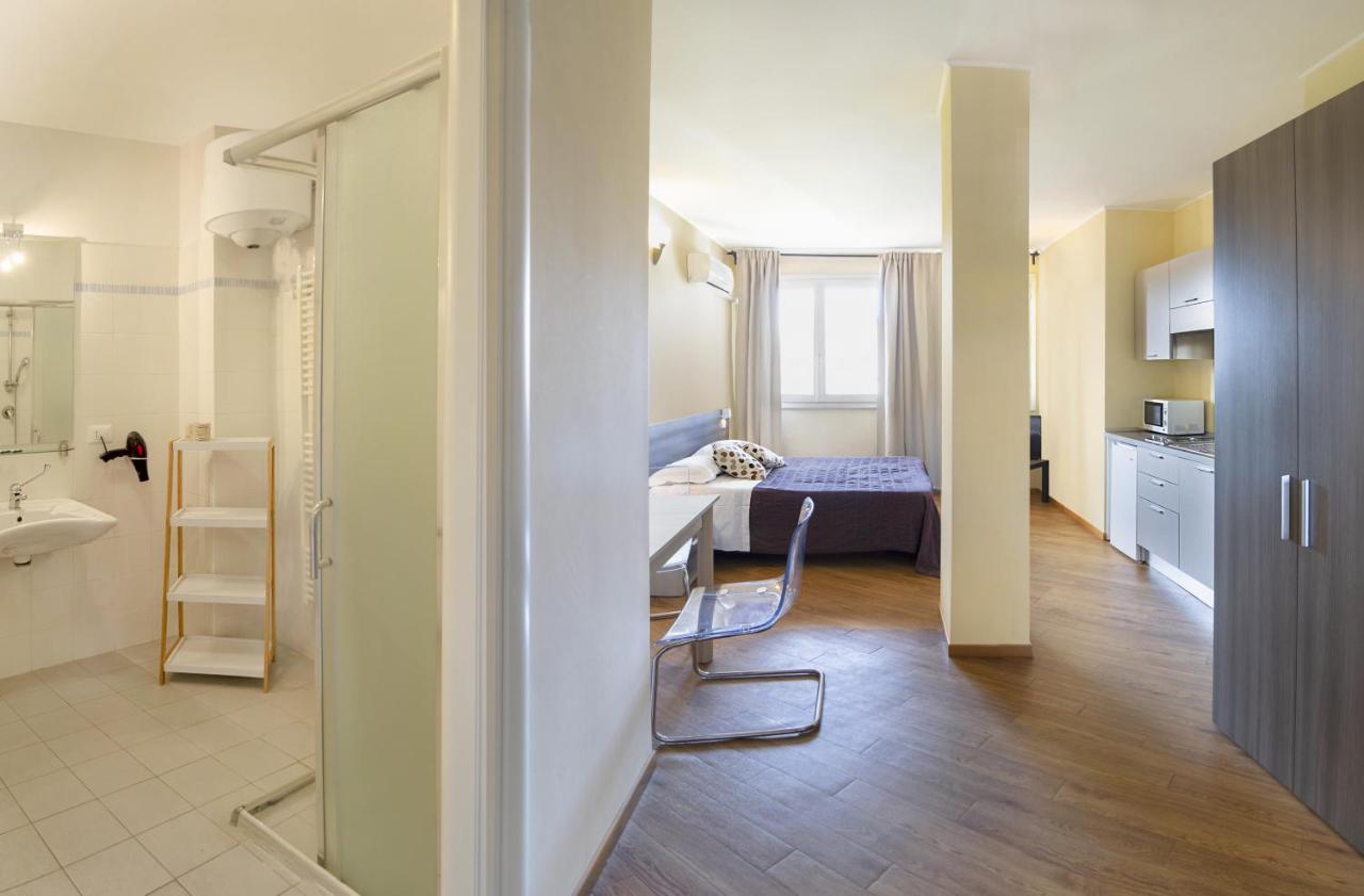 Al Borgo Aparthotel Sarzana Bagian luar foto